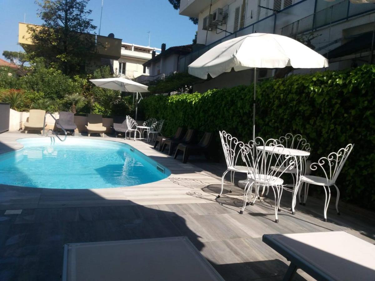 Hotel Condor - Con Piscina Riccione Esterno foto