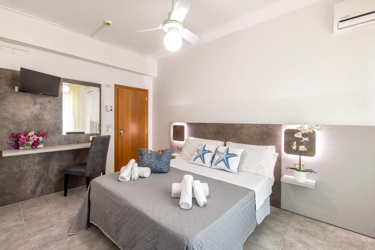 Hotel Condor - Con Piscina Riccione Esterno foto