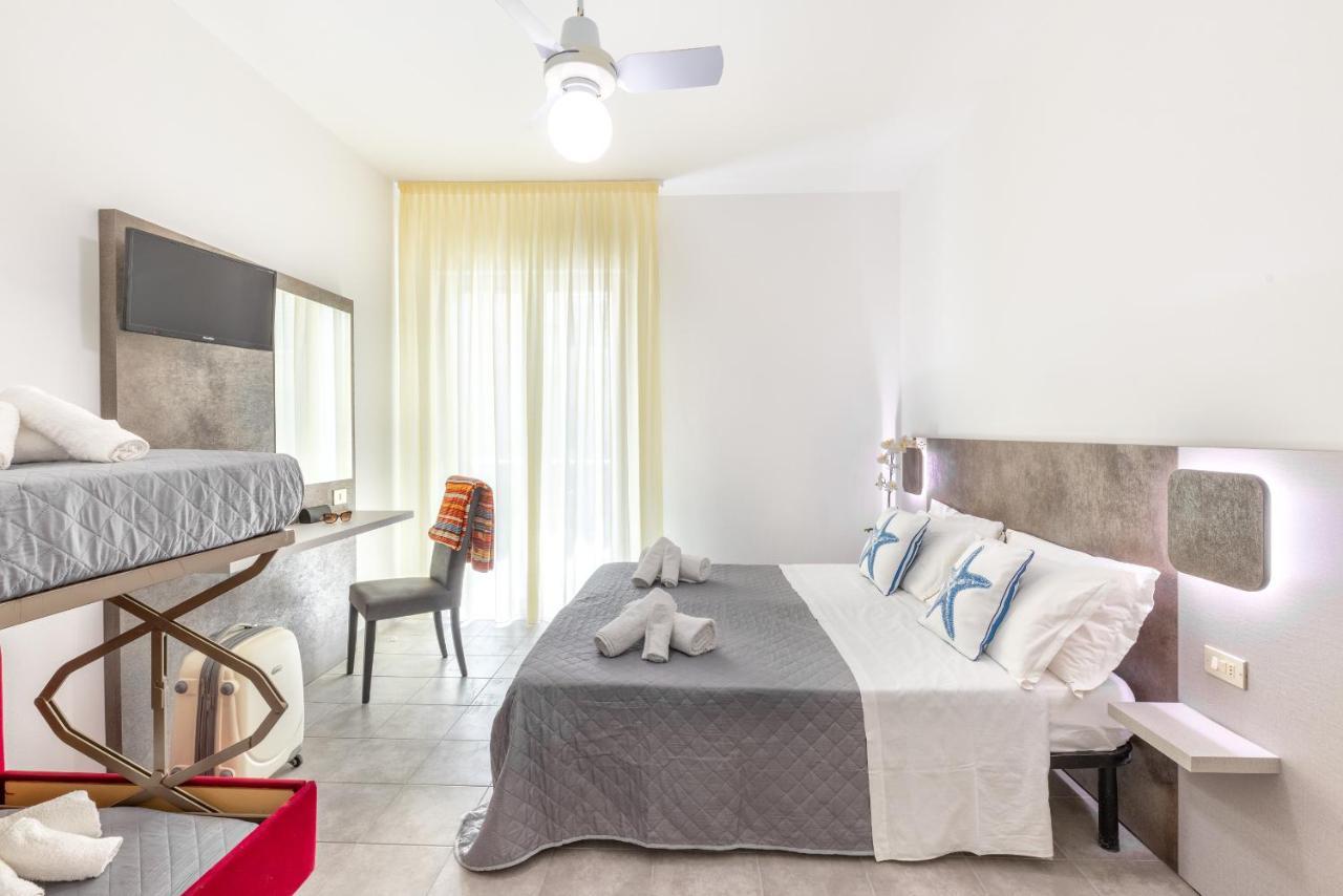 Hotel Condor - Con Piscina Riccione Esterno foto