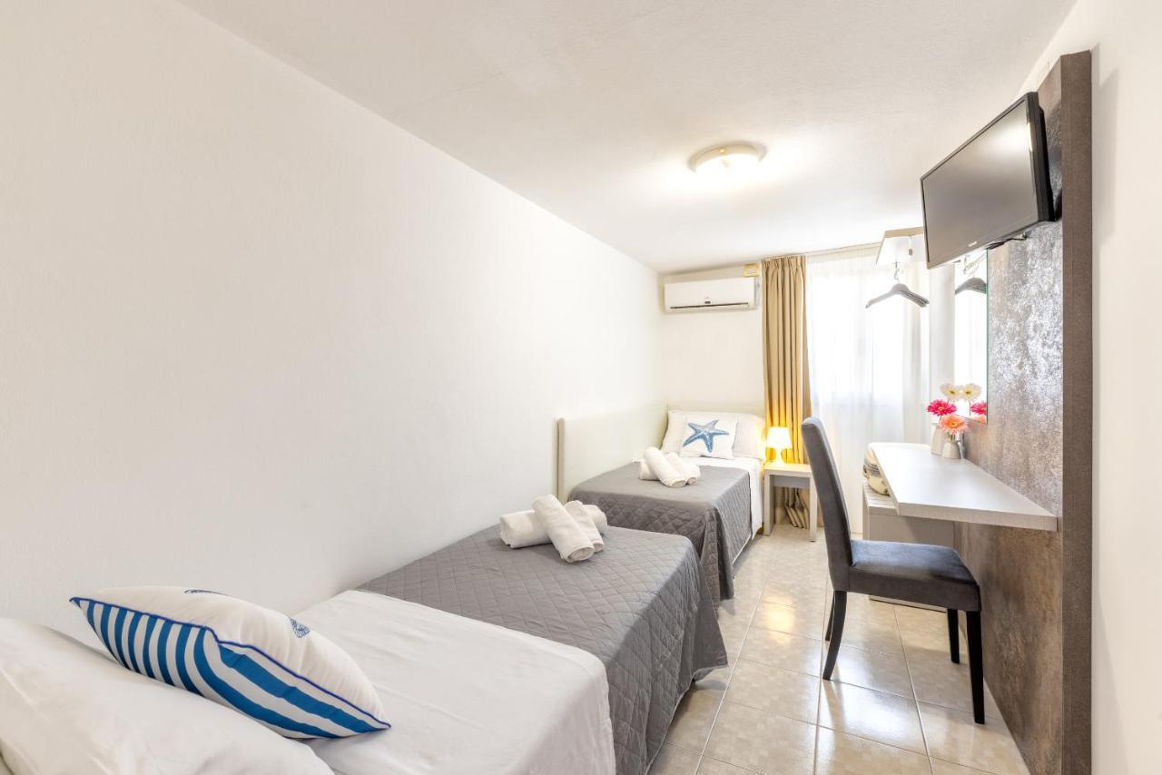 Hotel Condor - Con Piscina Riccione Esterno foto
