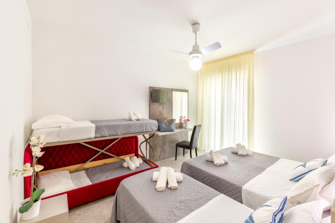 Hotel Condor - Con Piscina Riccione Esterno foto