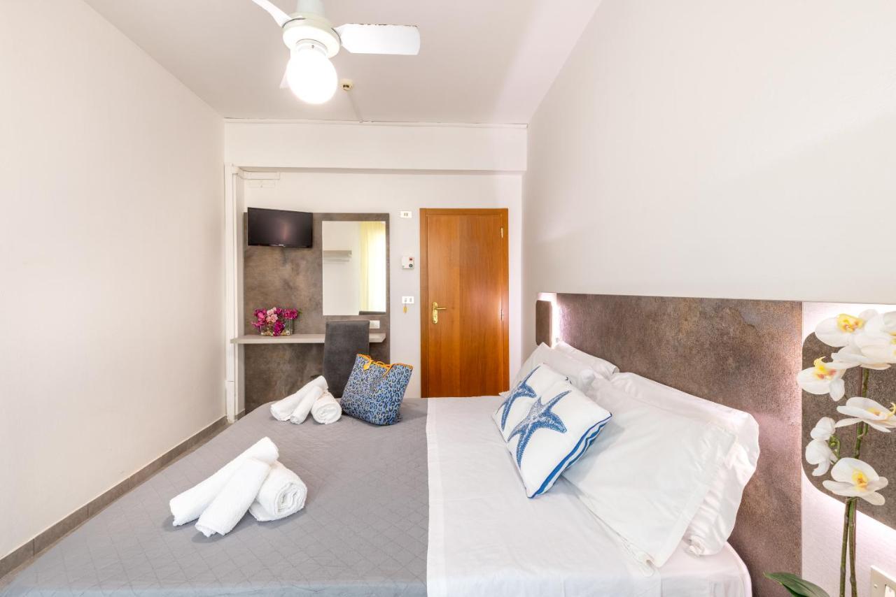 Hotel Condor - Con Piscina Riccione Esterno foto